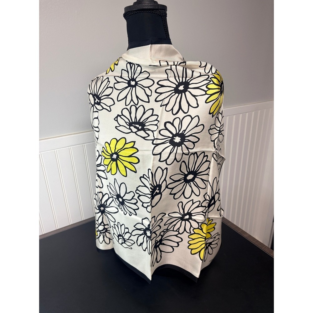 Liz Claiborne Silk Scarf Black White Yellow Daisy Floral Square 25x25